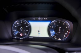 Volvo V60 R-Design, dash detail 2